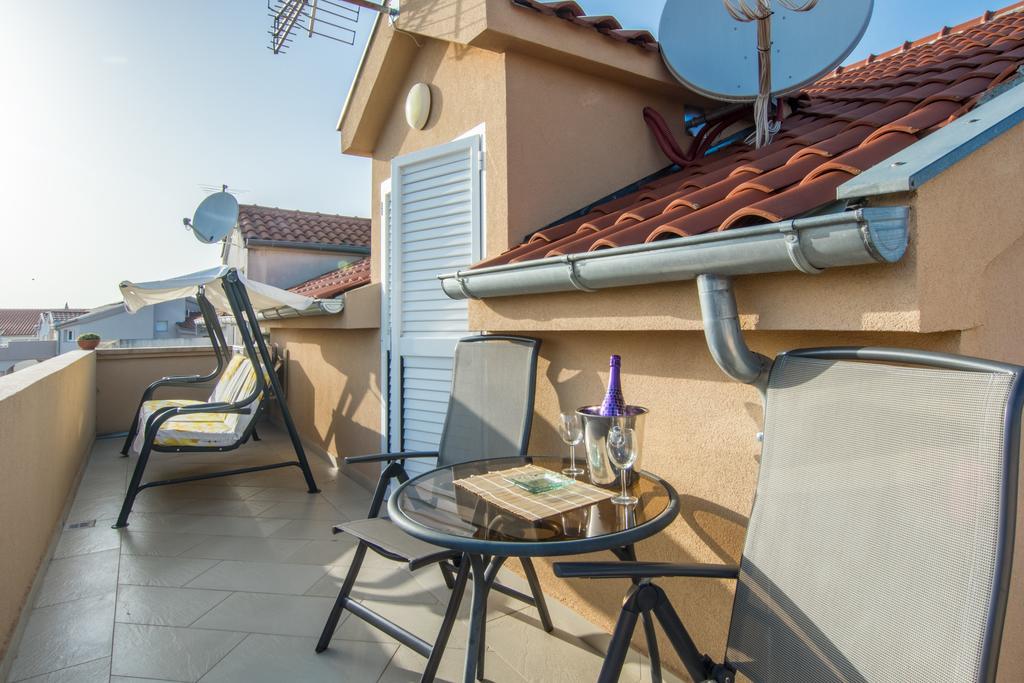 Apartments Domuzin Biograd Na Moru Exterior foto